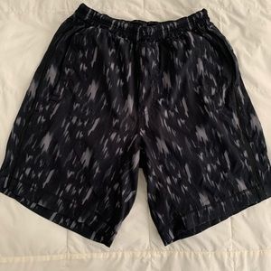Lululemon pace breaker shorts 9” M